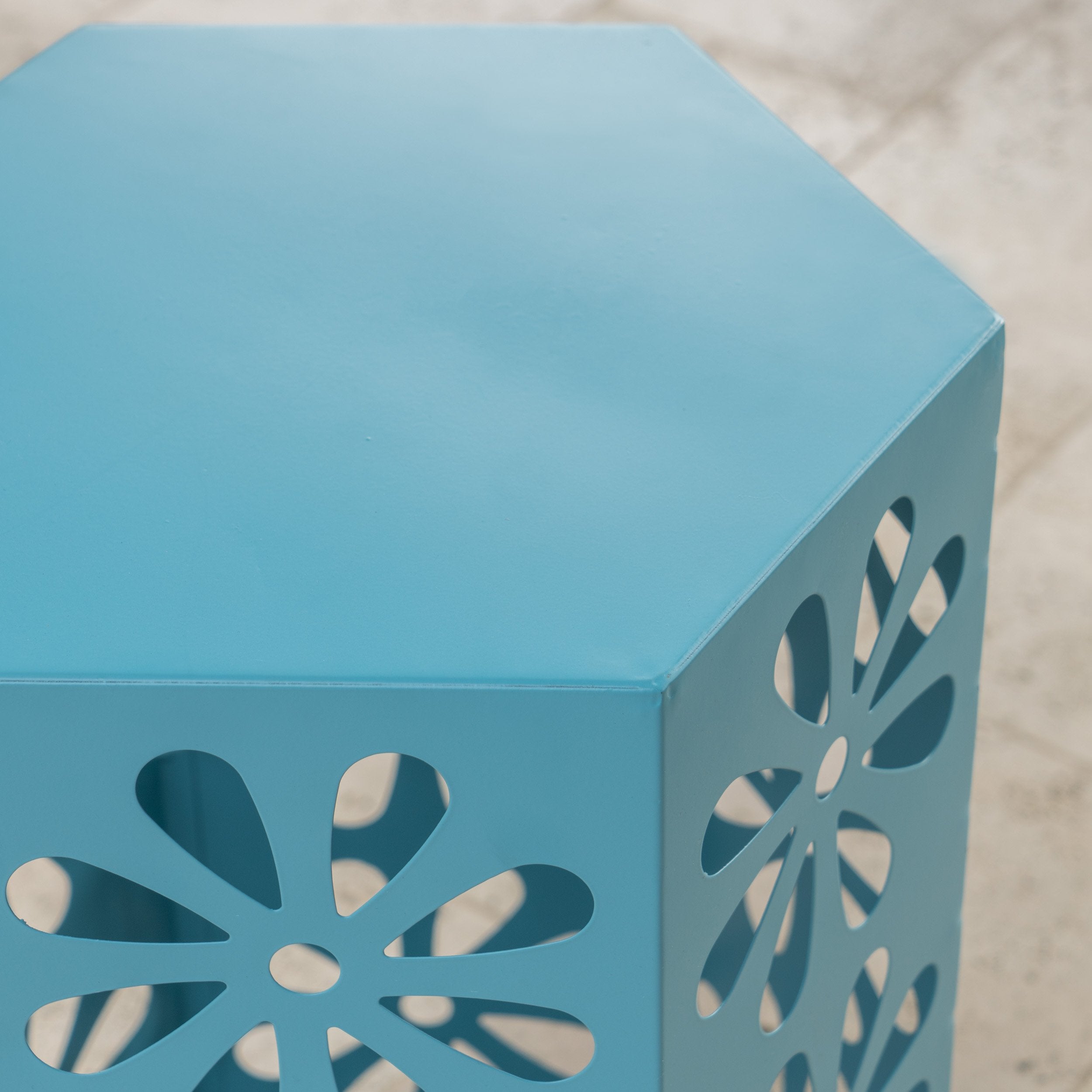 14 inch iron floral side table nh091303 14 inch iron floral side table nh091303